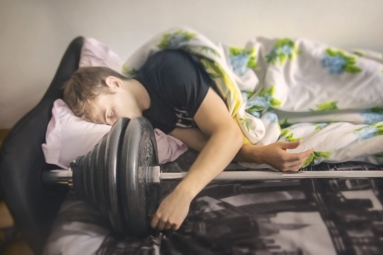 Best Sleep Habits for Men Who Lift Weights
